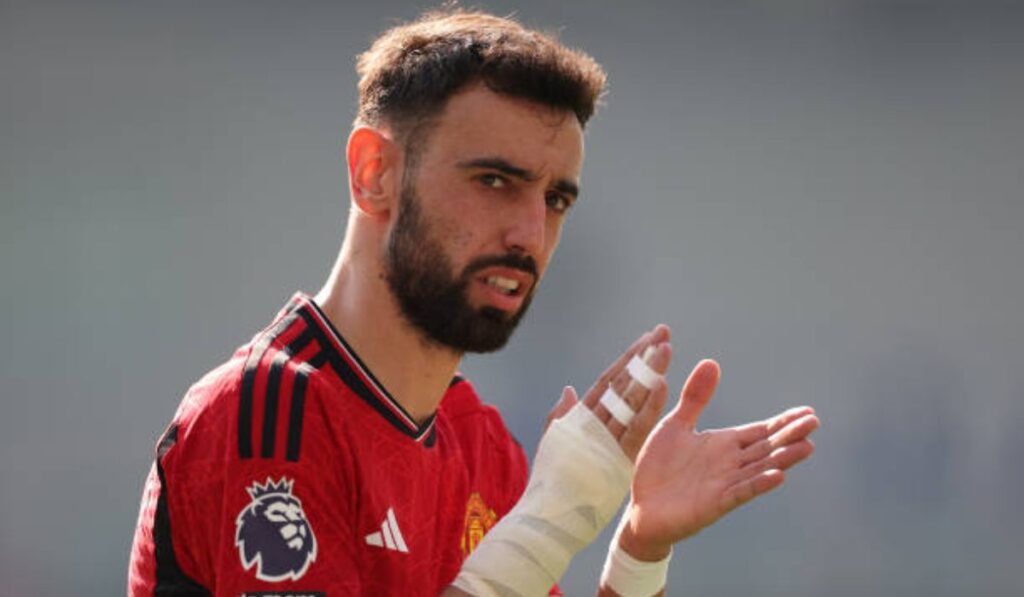 Man Utd Ready to Meet Demanded Fee for Potential Fernandes Replacement, Report Claims