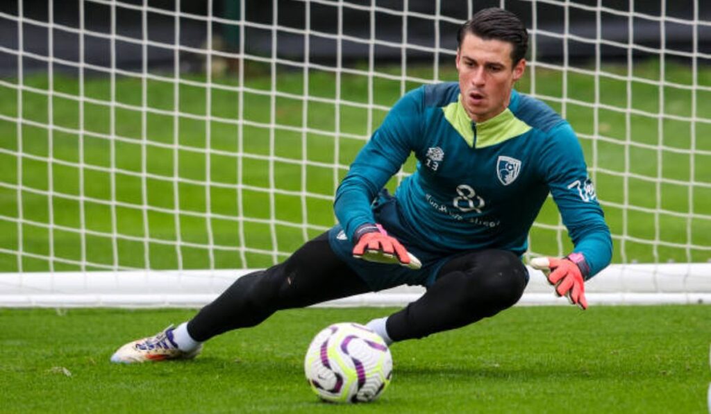 Kepa Arrizabalaga Praises Bournemouth Coach Andoni Iraola as One of Premier League's Best